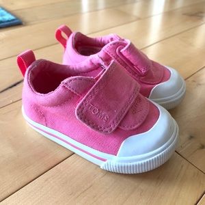 TOMS toddler shoe size 4